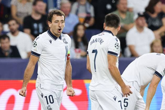 SOCCER - UEFA CL, RBS vs Sociedad SALZBURG,AUSTRIA,03.OCT.23 - SOCCER - UEFA Champions League, group stage, Red Bull Salzburg vs Real Sociedad. Image shows the rejoicing of Mikel Oyarzabal (Sociedad).  GEPAxpictures xMathiasxMandl