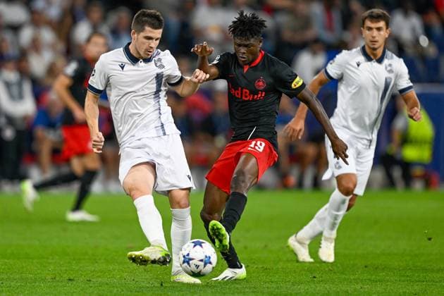 SOCCER - UEFA CL, RBS vs Sociedad SALZBURG,AUSTRIA,03.OCT.23 - SOCCER - UEFA Champions League, group stage, Red Bull Salzburg vs Real Sociedad. Image shows Igor Zubeldia (Sociedad) and Karim Konate (Salzburg).  GEPAxpictures xDanielxSchoenherr