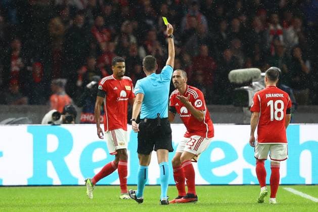 03 10 2023, xtgx, football, UEFA Champions League, 1 FC Union Berlin Sporting Braga emspor, v l yellow card, yellow card Leonardo Bonucci Union Berlin, 23 DFL DFB REGULATES PROHIBIT ANY USE OF PHOTOGRAPHS as IMAGE SEQUENCES and or QUASI VIDEO Olympiastadion