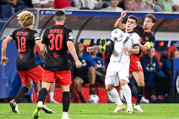 SOCCER - UEFA CL, RBS vs Sociedad iSALZBURG,AUSTRIA,03.OCT.23 - SOCCER - UEFA Champions League, group stage, Red Bull Salzburg vs Real Sociedad. Image shows Ander Barrenetxea (Sociedad) and Amar Dedic (Salzburg).  GEPAxpictures xDanielxSchoenherr