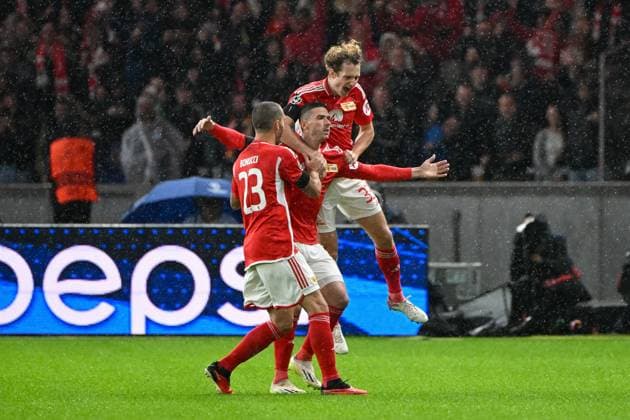 Football, Men, 2023 2024 season, UEFA Champions League Group C, Matchday 2 , 1 FC Union Berlin Sporting Braga, v l Leonardo Bonucci 1 FC Union Berlin , Robin Gosens 1 FC Union Berlin and Alex Kral 1 FC Union Berlin goal celebration, cheers after goal to 1 0 was reviewed and withdrawn by VAR, 03 10 2023, Copyright: xMatthiasxKochx