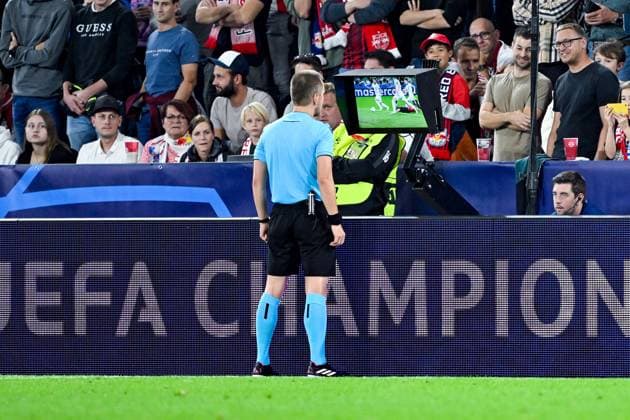 SOCCER - UEFA CL, RBS vs Sociedad iSALZBURG,AUSTRIA,03.OCT.23 - SOCCER - UEFA Champions League, group stage, Red Bull Salzburg vs Real Sociedad. Image shows referee Bartosz Frankowski (POL); keywords: VAR.  GEPAxpictures xDanielxSchoenherr