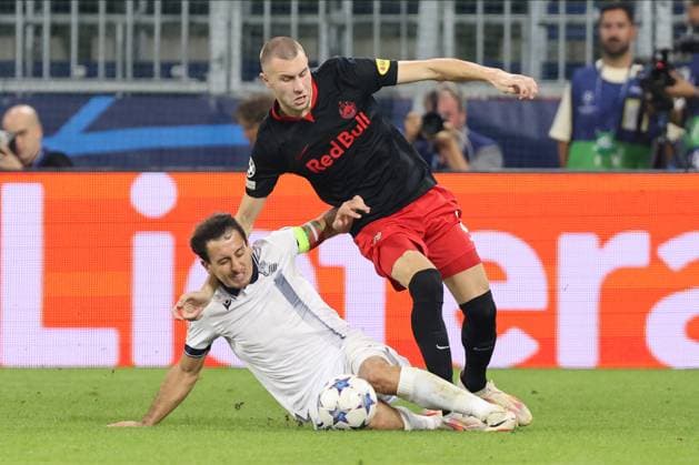 SOCCER - UEFA CL, RBS vs Sociedad SALZBURG,AUSTRIA,03.OCT.23 - SOCCER - UEFA Champions League, group stage, Red Bull Salzburg vs Real Sociedad. Image shows Mikel Oyarzabal (Sociedad) and Strahinja Pavlovic (RBS).  GEPAxpictures xMathiasxMandl