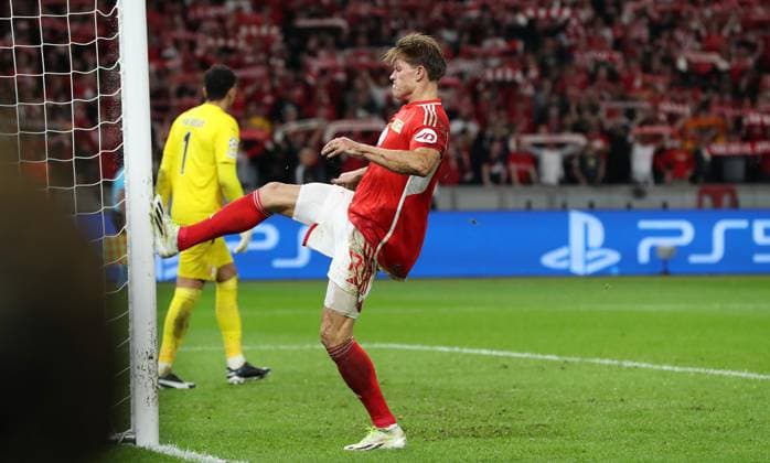 Joe Mendes kicks goal post disappointed after missed scoring chance Disappointment Sports Football Soccer UEFA Champions League UCL Men 2 Matchday Season 2023 2024 03 10 2023 1 FC Union Berlin FCU vs SC Braga Olympiastadion DFL regulations prohibit any use of photographs as image sequences and or quasi video