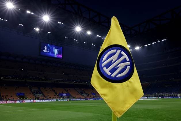 Milan, Italy, 3rd October 2023. An FC Internazionale branded corner flag is seen in a general view of the stadium interior prior to the UEFA Champions League match at Giuseppe Meazza, Milan. Picture credit should read: Jonathan Moscrop Sportimage EDITORIAL USE ONLY. No use with unauthorised audio, video, data, fixture lists, club league logos or live services. Online in-match use limited to 120 images, no video emulation. No use in betting, games or single club league player publications. SPI-2603-0006