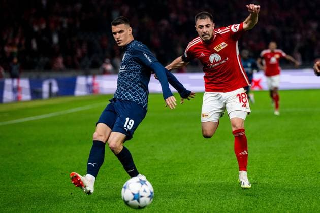 03 10 2023, xfrx, football UEFA Champions League, Union Berlin Sporting Braga emspor, v l Adrian Marin Sporting Braga ,Josip Juranovic Union Berlin DFL DFB REGULATES PROHIBIT ANY USE OF PHOTOGRAPHS as IMAGE SEQUENCES and or QUASI VIDEO Berlin