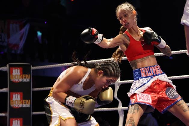 Sport Themen der Woche KW40 Sport Bilder des Tages Boxen: Boxen im Norden, Hamburg, 03.10.2023 WIBF- WBFed Weltmeisterschaft: Fai Phannarai Netisri (GER) - Danielle Bennett (USA) Hamburg Germany *** Boxing Boxing in the North, Hamburg, 03 10 2023 WIBF WBFed World Championship Fai Phannarai Netisri GER Danielle Bennett USA Hamburg Germany