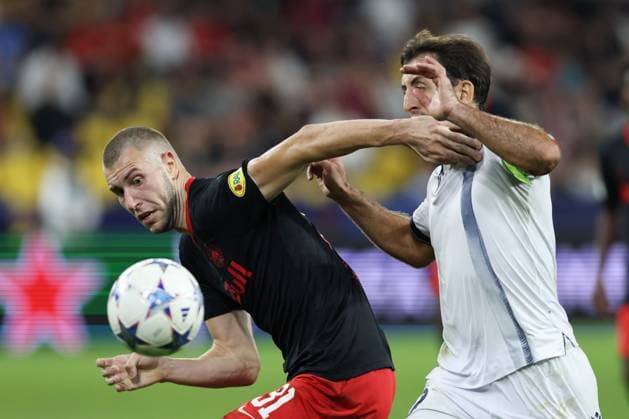 SOCCER - UEFA CL, RBS vs Sociedad SALZBURG,AUSTRIA,03.OCT.23 - SOCCER - UEFA Champions League, group stage, Red Bull Salzburg vs Real Sociedad. Image shows Strahinja Pavlovic (RBS) and Mikel Oyarzabal (Sociedad).  GEPAxpictures xMathiasxMandl