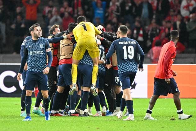 Football, Men, 2023 2024 season, UEFA Champions League Group C, Matchday 2 , 1 FC Union Berlin Sporting Braga, v l The players of Sporting Braga final cheer, cheer after the 2 3 victory, 03 10 2023, Copyright: xMatthiasxKochx