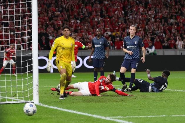 03 10 2023, xtgx, football, UEFA Champions League, 1 FC Union Berlin Sporting Braga emspor, v l Brenden Aaronson Union Berlin, 7 awards the chance to score DFL DFB REGULATES PROHIBIT ANY USE OF PHOTOGRAPHS as IMAGE SEQUENCES and or QUASI VIDEO Olympiastadion
