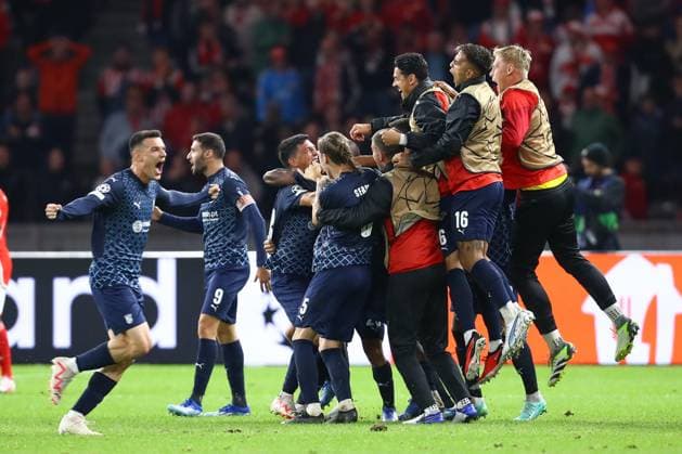 03 10 2023, xtgx, football, UEFA Champions League, 1 FC Union Berlin Sporting Braga emspor, v l Braga cheering about the victory, cheering after the end of the game DFL DFB REGULATES PROHIBIT ANY USE OF PHOTOGRAPHS as IMAGE SEQUENCES and or QUASI VIDEO Olympiastadion