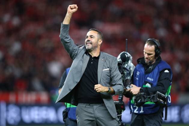 03 10 2023, xtgx, football, UEFA Champions League, 1 FC Union Berlin Sporting Braga emspor, v l Artur Jorge Braga, coach cheering about the victory, cheering after the end of the game DFL DFB REGULATES PROHIBIT ANY USE OF PHOTOGRAPHS as IMAGE SEQUENCES and or QUASI VIDEO Olympiastadion