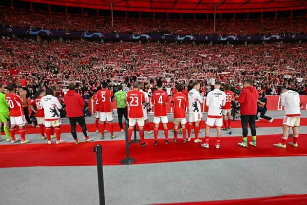 Football, Men, Season 2023 2024, UEFA Champions League Group C, Matchday 2 , 1 FC Union Berlin Sporting Braga, v l The players of 1 FC Union Berlin disappointed, disappointed in front of the fan curve, 03 10 2023, Copyright: xMatthiasxKochx
