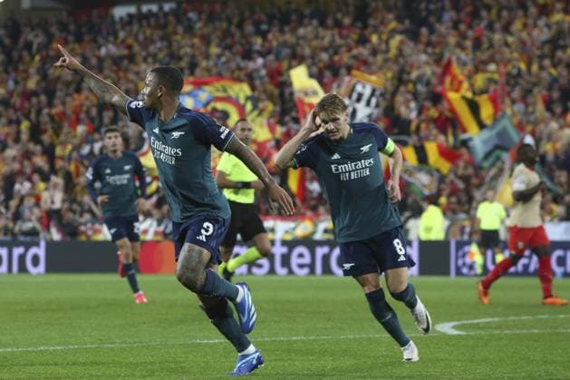 Joie - But de Gabriel Jesus (Arsenal) - Martin Odegaard (Arsenal) FOOTBALL : RC Lens Vs Arsenal - Ligue des Champions - 03 10 2023 MichaelBaucher Panoramic 