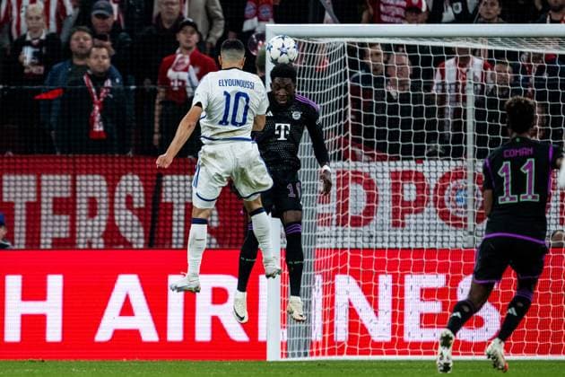 231003 Mohamed Elyounoussi of Copenhagen and Alphonso Davies of Bayern Munich during the UEFA Champions League football match between FC Copenhagen and Bayern Munich on October 3, 2023 in Copenhagen Photo Petter Arvidson BILDBYRAN kod PA PA0658 fotboll football soccer fotball champions league fc copenhagen bayern münchen bbeng bayern munich fc köpenhamn  Copyright: PETTERxARVIDSON BB231003PA061