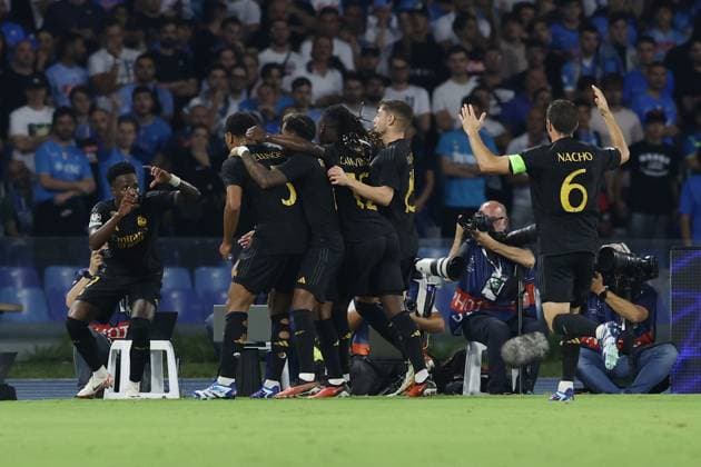 Foto Alessandro Garofalo LaPresse 03 ottobre 2023 Napoli, Italia - Calcio - Champions League 2023 2024 - Napoli Vs Real Madrid - Stadio Diego Armando Maradona. Nella foto: goal 1-2 Jude Bellingham (Real Madrid) October 03, 2023 Naples, Italy Sport - Soccer - Champions League 2023 2024 - Napoli Vs Real Madrid Diego Armando Maradona stadium. In the picture: Jude Bellingham (Real Madrid) scores 1-2  Copyright: xAlessandroxGarofalo LaPressex