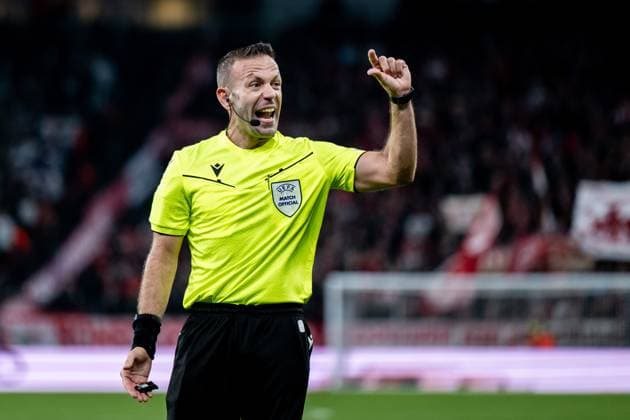 231003 Referee Orel Grinfeld during the UEFA Champions League football match between FC Copenhagen and Bayern Munich on October 3, 2023 in Copenhagen Photo Petter Arvidson BILDBYRAN kod PA PA0658 fotboll football soccer fotball champions league fc copenhagen bayern münchen bbeng bayern munich fc köpenhamn  Copyright: PETTERxARVIDSON BB231003PA085