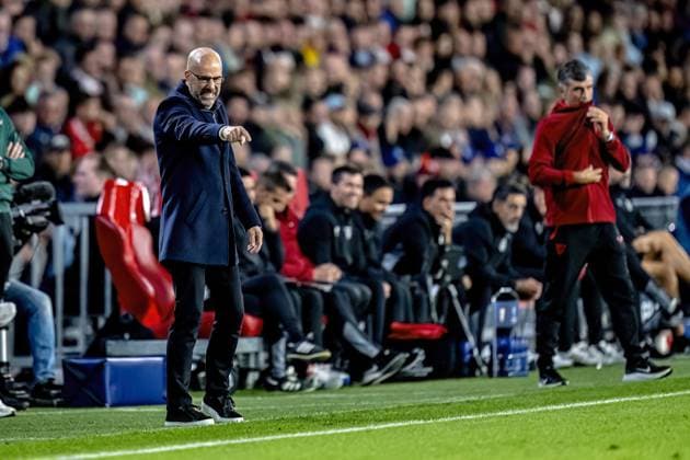EINDHOVEN, Netherlands, 03-10-2023, SPO, Philips stadium, Champions League, season 2023 2024, PSV trainer Peter Bosz during the match PSV - Sevilla, Netherlands, Eindhoven on 3 oktober 2023 PSV - Sevilla  x22613403x Copyright: