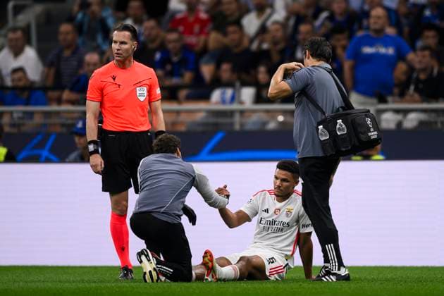 FC Internazionale v SL Benfica - UEFA Champions League Alexander Bah of SL Benfica reacts after an injury during the UEFA Champions League football match between FC Internazionale and SL Benfica. Milan Italy Copyright: xNicolòxCampox