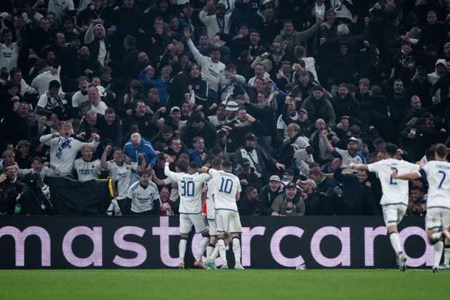 231003 Lukas Lerager of Copenhagen celebrates after scoring 1 0 during the UEFA Champions League football match between FC Copenhagen and Bayern Munich on October 3, 2023 in Copenhagen Photo Petter Arvidson BILDBYRAN kod PA PA0658 fotboll football soccer fotball champions league fc copenhagen bayern münchen bbeng bayern munich fc köpenhamn jubel publik  Copyright: PETTERxARVIDSON BB231003PA109