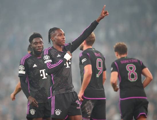 03 10 2023, Football UEFA Champions League 2023 2024, Group stage, Matchday 2, FC Copenhagen FC Bayern Munich, in the parking stadium Copenhagen jubilation goal scorer Mathys Tel Bayern Munich to score 1 2 DFL and DFB regulations prohibit any use of photographs as image sequences and or quasi video