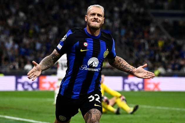 FC Internazionale v SL Benfica - UEFA Champions League Federico Dimarco of FC Internazionale celebrates after scoring a goal later diallowed during the UEFA Champions League football match between FC Internazionale and SL Benfica. Milan Italy Copyright: xNicolòxCampox