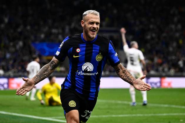 FC Internazionale v SL Benfica - UEFA Champions League Federico Dimarco of FC Internazionale celebrates after scoring a goal later diallowed during the UEFA Champions League football match between FC Internazionale and SL Benfica. Milan Italy Copyright: xNicolòxCampox