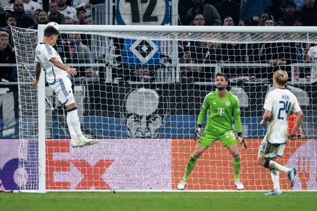231003 Jordan Larsson of Copenhagen and goalkeeper Sven Ulreich of Bayern Munich during the UEFA Champions League football match between FC Copenhagen and Bayern Munich on October 3, 2023 in Copenhagen Photo Petter Arvidson BILDBYRAN kod PA PA0658 fotboll football soccer fotball champions league fc copenhagen bayern münchen bbeng bayern munich fc köpenhamn  Copyright: PETTERxARVIDSON BB231003PA154