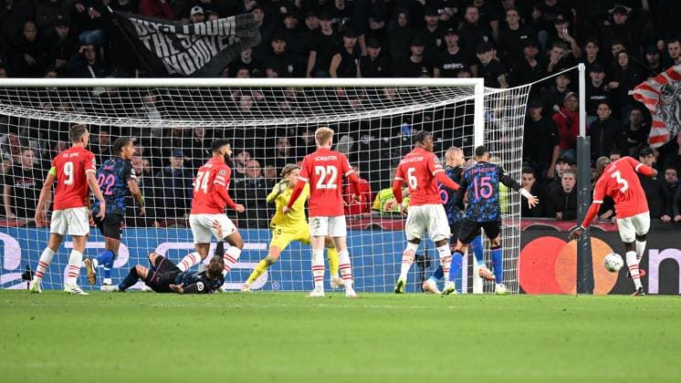 Eindhoven, Philips Stadion, 03 10 23, GER, Men, UEFA Champions League, 2023 2024 season, PSV Eindhoven FC Sevilla image Jordan TEZE Eindhoven makes the goal 2 2 Only for editorial use UEFA regulations prohibit any use of photographs as image sequences and or quasi video Nordbrabant Netherlands