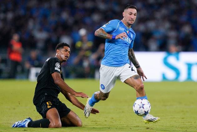SSC Napoli v Real Madrid CF - UEFA Champions League Matteo Politano of SSC Napoli and Jude Bellingham of Real Madrid CF compete for the ball during the Champions League Group C match between SSC Napoli and Real Madrid CF at Stadio Diego Armando Maradona on October 03, 2023 in Naples, Italy Naples Stadio Diego Armando Maradona Naples Italy Copyright: xGiuseppexMaffiax UCL_Napoli-RealMadrid_GM_03102023_5749