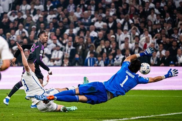 231003 Mathys Tel of Bayern Munich scores the 1 2 goal against goalkeeper Kamil Grabara of Copenhagen during the UEFA Champions League football match between FC Copenhagen and Bayern Munich on October 3, 2023 in Copenhagen Photo Petter Arvidson BILDBYRAN kod PA PA0658 fotboll football soccer fotball champions league fc copenhagen bayern münchen bbeng Bayern Munich fc köpenhamn  Copyright: PETTERxARVIDSON BB231003PA230