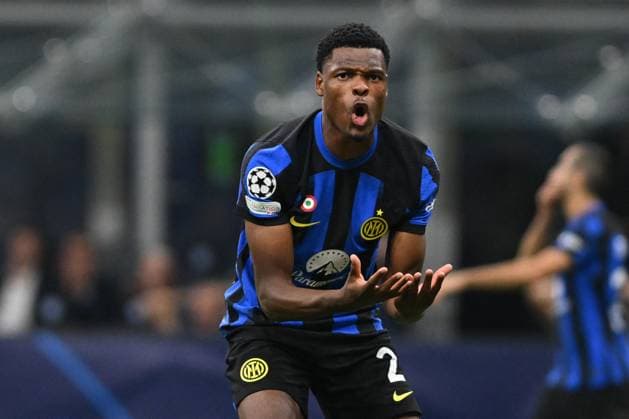 UEFA Champions League football match - Inter - FC Internazionale vs SL Benfica Denzel Dumfris of FC Inter during the UEFA Champions League match between Inter FC Internazionale and SL Benfica, on October 3, 2023, at Giuseppe Meazza San Siro Siro stadium in Milan, Italy. Photo Tiziano Ballabio Milan Italy  Copyright: xIPAxSport ABACAx BRIPASport20231004_115 IPAxSport ABACAx BRIPASport20231004_115