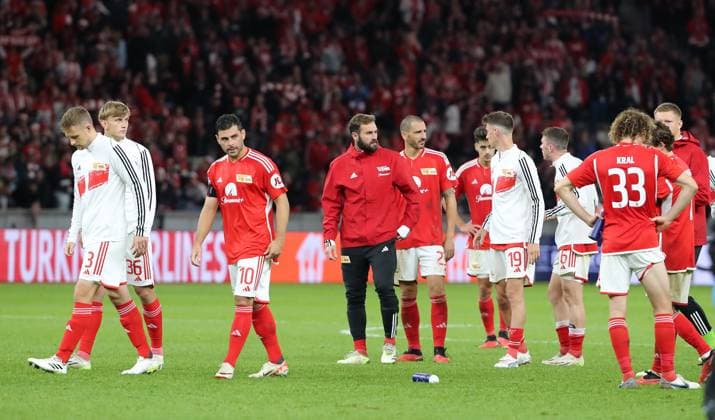 Paul Jaeckel, Kevin Volland, Lucas Tousart, Leonardo Bonucci, Janik Haberer, Robin Gosens, Alex Kral, Union team disappointed after end of match disappointment Sports Football Soccer UEFA Champions League UCL Mens 2 Matchday Season 2023 2024 03 10 2023 1 FC Union Berlin FCU vs SC Braga Olympiastadion DFL regulations prohibit any use of photographs as image sequences and or quasi video