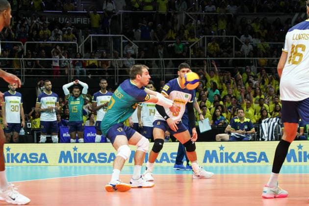 Volleyball, Olympia Quali, Brasilien - Deutschland Pré Olímpico de Vôlei Brasil x Alemanha RIO DE JANEIRO, RJ - 03.10.2023: PRÉ OLÍMPICO DE VÔLEI BRASIL X ALEMANHA - The Brazilian volleyball team returned to the Maracanãzinho court, in Rio de Janeiro, on Tuesday night (3) to face the German team, in the third round of Group A of the Men& 39;s Pre-Olympic Volleyball Tournament in search of qualification for the Paris 2024 Olympic Games, Olympische Spiele, Olympia, OS It is worth remembering that only the top two in each group guarantee classification. (Photo: Lorando Labbe Fotoarena) x2442962x  LorandoxLabbe
