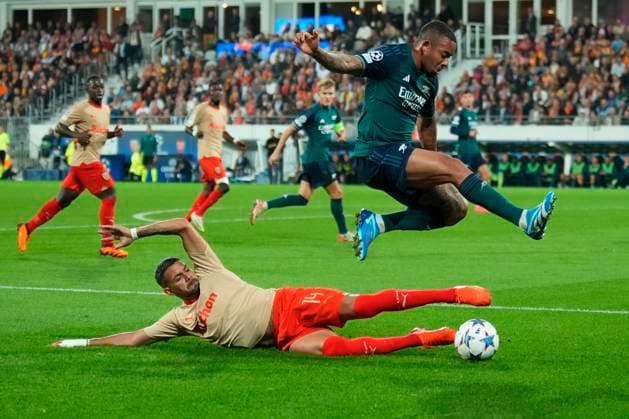 October 3, 2023, Lens, France: GABRIEL JESUS tries to pass FACUNDO MEDINA during the Champions League pool game between Lens and Arsenal at Stade Felix Bollaert on October 3, 2023 in Lens, France. Lens France - ZUMAg253 20231003_zip_g253_072 Copyright: xGlennxGervotx