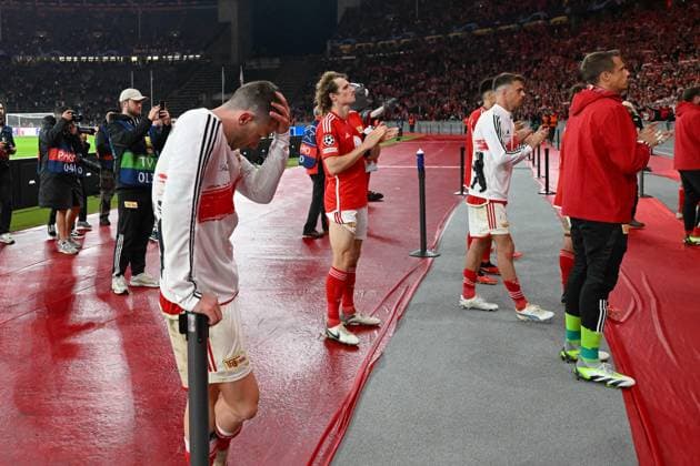 Football, Men, Season 2023 2024, UEFA Champions League Group C, Matchday 2 , 1 FC Union Berlin Sporting Braga, v l The players of 1 FC Union Berlin disappointed, disappointed in front of the fan curve, v l Robin Gosens 1 FC Union , Alex Kral 1 FC Union Berlin , Janik Haberer 1 FC Union Berlin , Goalkeeper Alexander Schwolow 1 FC Union Berlin , 03 10 2023, Copyright: xMatthiasxKochx