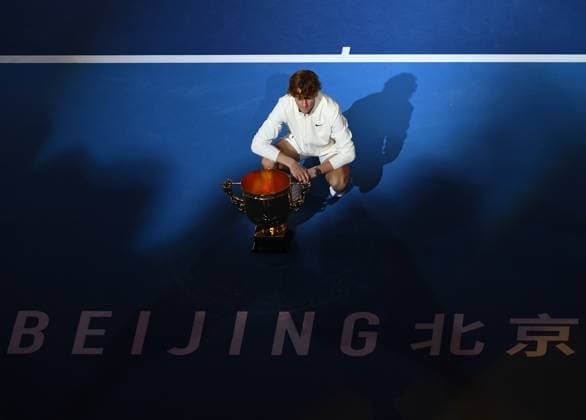(231004) -- BEIJING, Oct. 4, 2023 -- Italy s Jannik Sinner attends awarding ceremony for the men s singles final between Italy s Jannik Sinner and Russia s Daniil Medvedev at 2023 China Open tennis tournament in Beijing, capital of China, Oct. 4, 2023. ) (SP)CHINA-BEIJING-TENNIS-CHINA OPEN-MEN S SINGLES-FINAL (CN) ZhangxChenlin 
