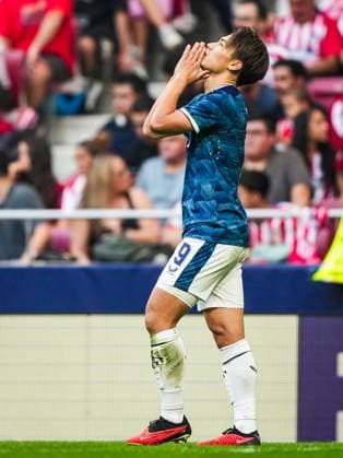 UEFA Champions League: Atletico Madrid v Feyenoord Madrid - Ayase Ueda of Feyenoord celebrates the 0-1 during the 2nd leg of the UEFA Champions League group stage between Atletico Madrid v Feyenoord at Estadio Metropolitano on 4 October 2023 in Madrid, Spain. Copyright: xTomxBodex