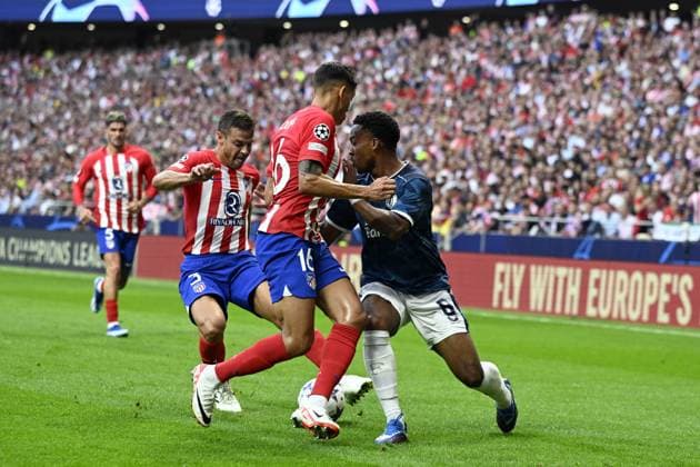 MADRID - (l-r) Cesar Azpilicueta of Atletico Madrid, Nahuel Molina of Atletico Madrid, Quinten Timber of Feyenoord during the UEFA Champions League match between Atletico Madrid and Feyenoord Rotterdam at Estadio Metropolitano on October 4, 2023 in Madrid, Spain. ANP OLAF KRAAK UEFA Champions League 2023 24 2023 2024 xVIxANPxSportx xxANPxIVx 480229641 originalFilename: 480229641.jpg