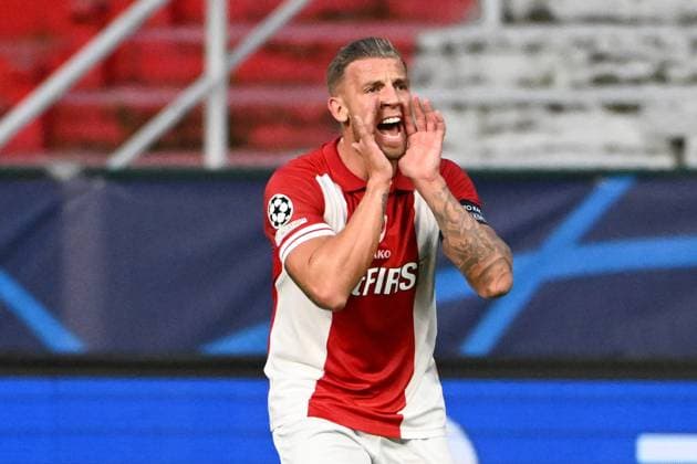 231004 Royal Antwerp FC vc FK Shakhtar Donetsk Toby Alderweireld of Antwerp pictured during a football game between Royal Antwerp FC and FK Shakhtar Donetsk on day 2 in Group H of the UEFA Champions League season 2023-2024 competition on October 4, 2023 in Antwerp, Belgium. (Photo by Maarten Straetemans Isosport) ANTWERP BELGIUM  Copyright: xx 408743