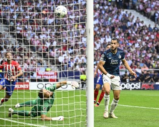 MADRID - David Hancko of Feyenoord scores the 1-2. (l-r) Atletico Madrid goalkeeper Jan Oblak, David Hancko of Feyenoord during the UEFA Champions League match between Atletico Madrid and Feyenoord Rotterdam at Estadio Metropolitano on October 4, 2023 in Madrid, Spain. ANP OLAF KRAAK UEFA Champions League 2023 24 2023 2024 xVIxANPxSportx xxANPxIVx 480230716 originalFilename: 480230716.jpg