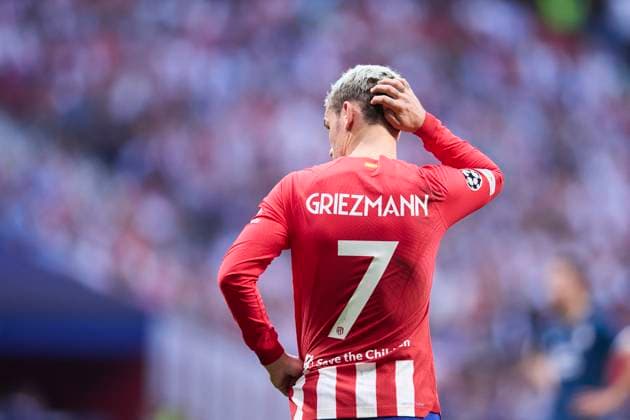 Spain, Madrid, 04 10 2023, Civitas Metropolitano Stadium, Atletico de Madrid v Feyenoord Rotterdam UEFA Champions League match 1st round day 2, Antoine Griezmann Atletico de Madrid gestures Madrid Civitas Metropolitano Stadium Spain  eu-images-071