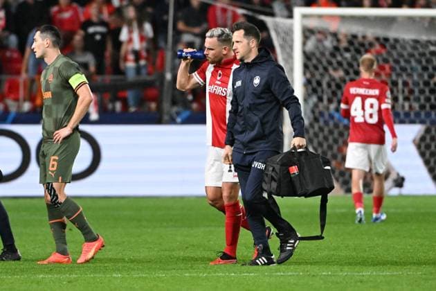 231004 Royal Antwerp FC vc FK Shakhtar Donetsk Vincent Janssen of Antwerp pictured during a football game between Royal Antwerp FC and FK Shakhtar Donetsk on day 2 in Group H of the UEFA Champions League season 2023-2024 competition on October 4, 2023 in Antwerp, Belgium. (Photo by Maarten Straetemans Isosport) ANTWERP BELGIUM  Copyright: xx 408774