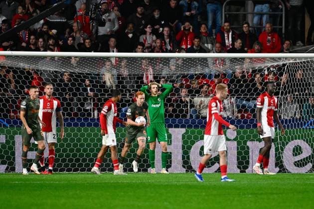 Royal Antwerp FC v FC Shakhtar Donetsk - UEFA Champions League DEURNE, BELGIUM - OCTOBER 04 : Butez Jean goalkeeper of Antwerp FC after the 2-1 goal during the UEFA Champions League group H match between Royal Antwerp FC and FC Shakhtar Donetsk on October 4, 2023 in Deurne, Belgium, 04 10 2023 Deurne Belgium  Copyright: xPeterxDexVoechtx