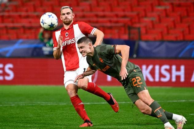 Royal Antwerp FC v FC Shakhtar Donetsk - UEFA Champions League DEURNE, BELGIUM - OCTOBER 04 : Janssen Vincent forward of Antwerp FC and Mykola Matviyenko defender of Shakhtar Donetsk during the UEFA Champions League group H match between Royal Antwerp FC and FC Shakhtar Donetsk on October 4, 2023 in Deurne, Belgium, 04 10 2023 Deurne Belgium  Copyright: xPeterxDexVoechtx