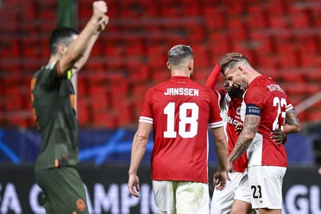 Antwerp s Toby Alderweireld reacts after missing a penalty during a soccer game between Belgian soccer team Royal Antwerp FC and Ukrainian club Shakhtar Donetsk, on Wednesday 04 October 2023 in Antwerp, on day two of the Champions League group stage, in the group H. TOM GOYVAERTS TomxGoyvaerts  x76293989x