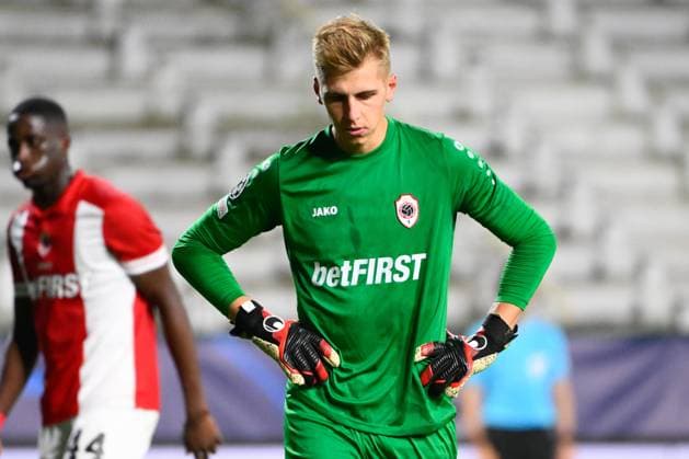 Royal Antwerp FC v FC Shakhtar Donetsk - UEFA Champions League DEURNE, BELGIUM - OCTOBER 04 : Butez Jean goalkeeper of Antwerp FC after the 2-3 goal during the UEFA Champions League group H match between Royal Antwerp FC and FC Shakhtar Donetsk on October 4, 2023 in Deurne, Belgium, 4 10 2023 Deurne Belgium  Copyright: xVincentxKalutx