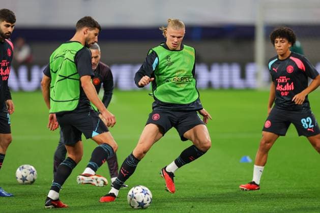 RB Leipzig Manchester City Champions League Leipzig, 04 10 2023, Red Bull Arena, football, men, 2023 2024 season, UEFA Champions League, group stage, matchday 2 , RB Leipzig Manchester City, Erling Haaland 9, Manchester , Pictured Warming up Manchester City ,