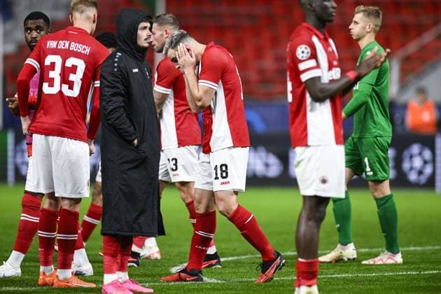 Antwerp s Vincent Janssen looks dejected after losing a soccer game between Belgian soccer team Royal Antwerp FC and Ukrainian club Shakhtar Donetsk, on Wednesday 04 October 2023 in Antwerp, on day two of the Champions League group stage, in the group H. TOM GOYVAERTS TomxGoyvaerts  x76294876x