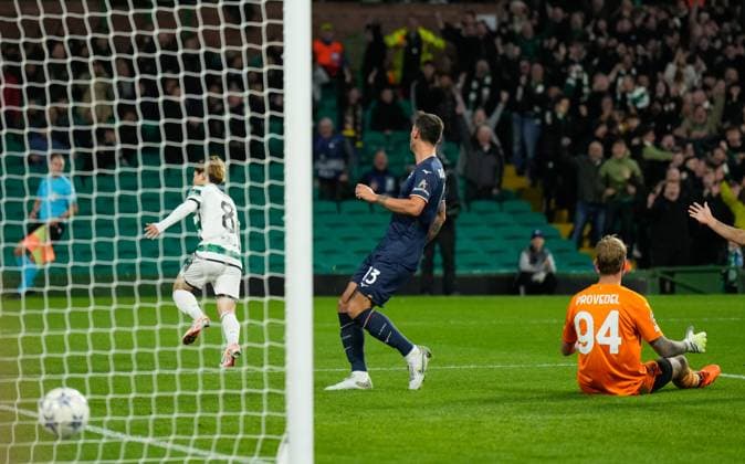 EDITORIAL USE ONLY No use with unauthorised audio, video, data, fixture lists, club league logos or live services. Online in-match use limited to 120 images, no video emulation. No use in betting, games or single club league player publications. Celtic v Lazio, UEFA Champions League, Group E, Football, Celtic Park, Glasgow, UK - 04 Oct 2023 EDITORIAL USE ONLY No use with unauthorised audio, video, data, fixture lists, club league logos or live services. Online in-match use limited to 120 images, no video emulation. No use in betting, games or single club league player publications.  Copyright: xStuartxWallace Shutterstockx 14134539f
